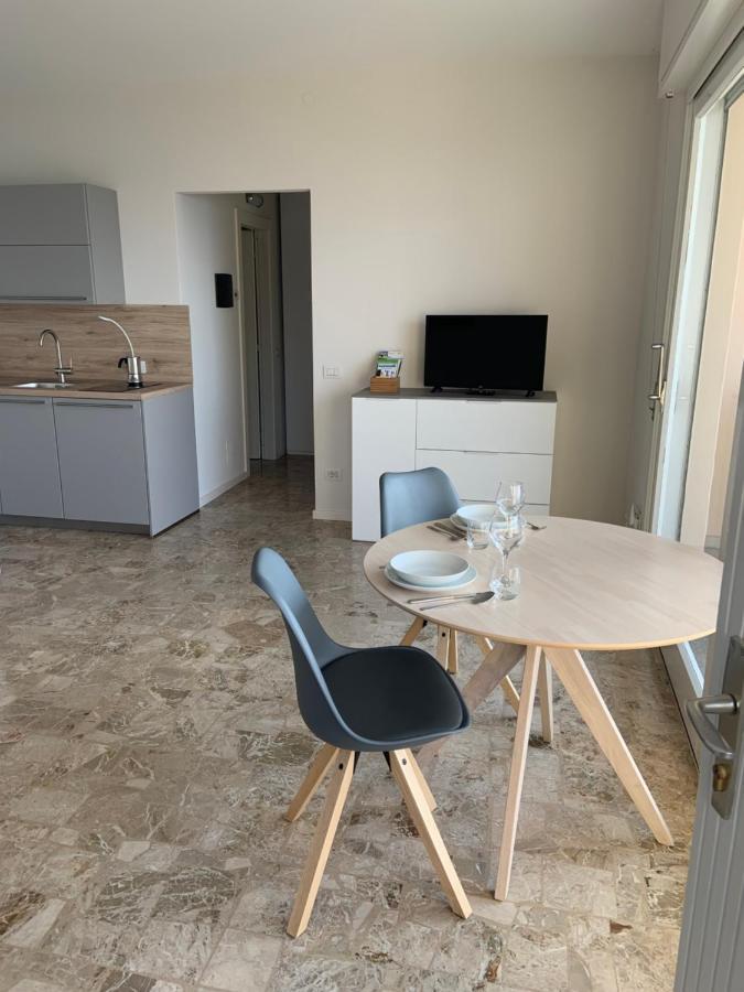 Casa Colmegna Mit Traumhaften See- Und Bergblick Luino Buitenkant foto
