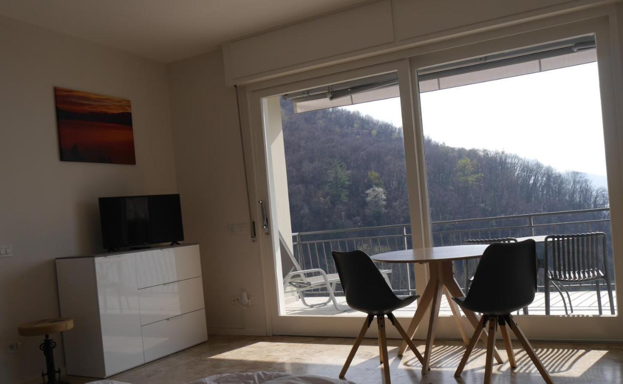 Casa Colmegna Mit Traumhaften See- Und Bergblick Luino Buitenkant foto